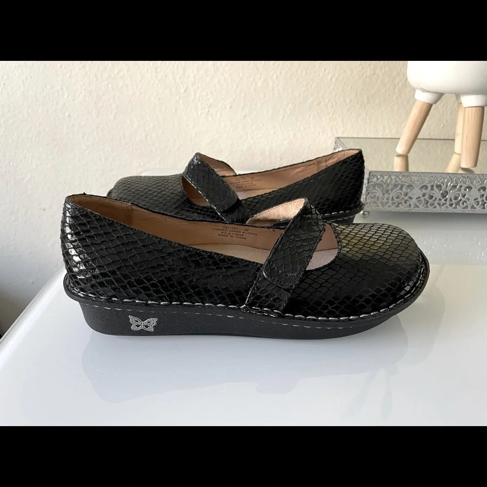 ALEGRÍA “Feliz” Black Mary Jane Shoes- Snake Embossed - Picture 9 of 10